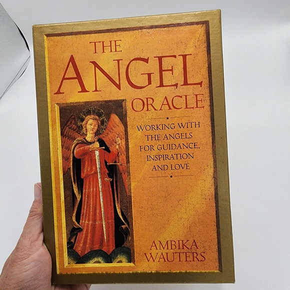 The Angel Oracle working with the Angels for guidance inspiration & love tarot - Picture 1 of 12